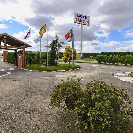 Motel Cancun Leon Ardon