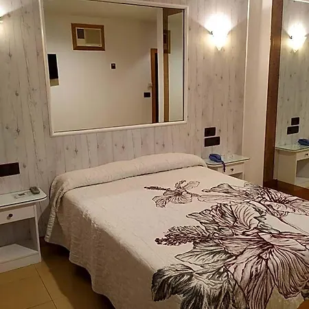 Μοτέλ Cancun Leon 2*