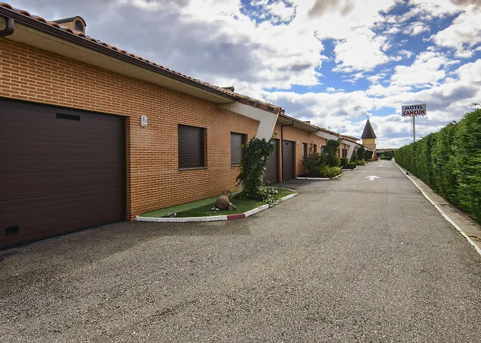 Cancun Leon 모텔 2*