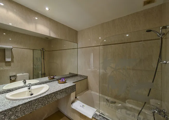 Cancun Leon 2* Ardón